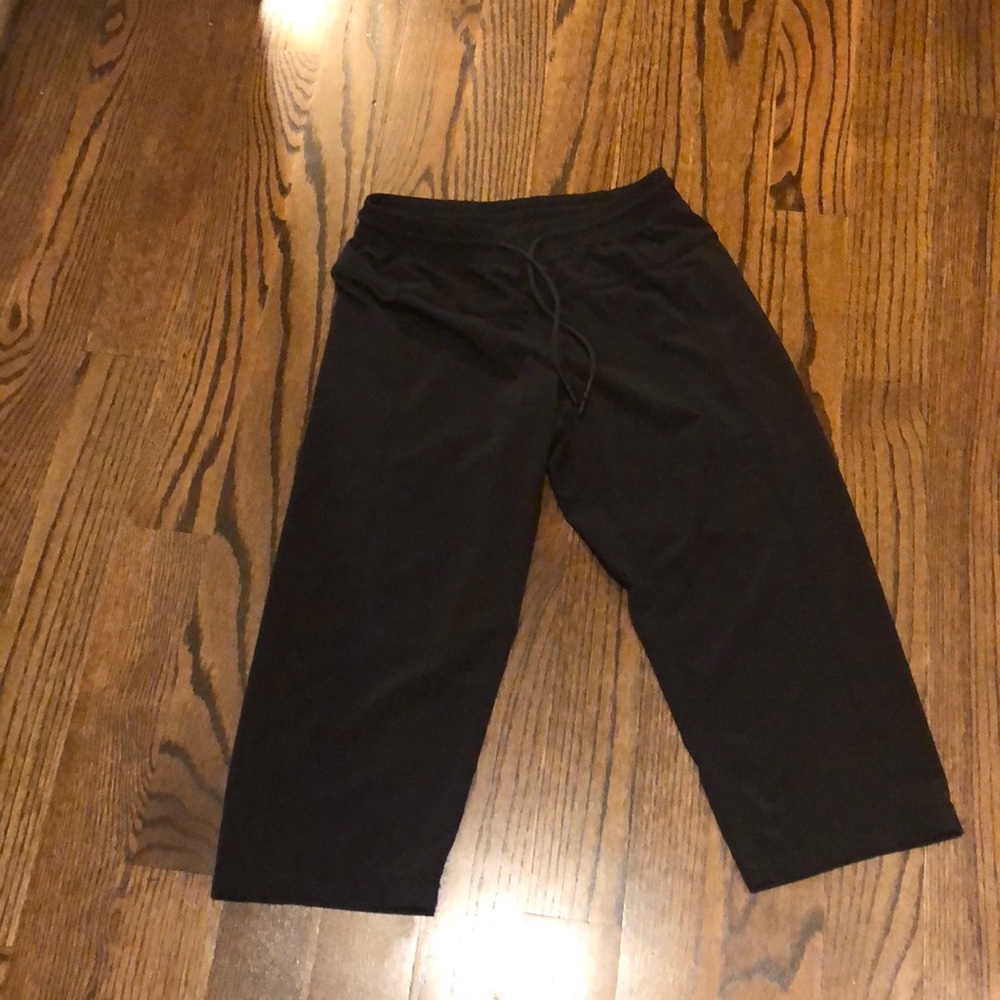Lululemon cropped pants
